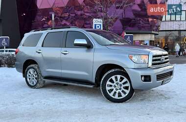 Позашляховик / Кросовер Toyota Sequoia 2015 в Києві