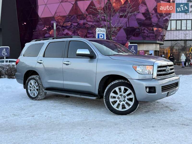 Toyota Sequoia 2015