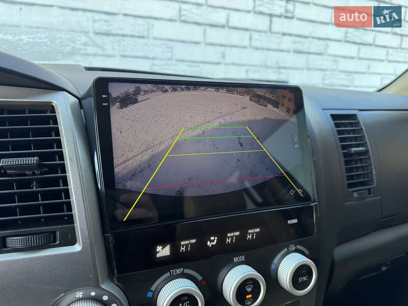 Внедорожник / Кроссовер Toyota Sequoia 2013 в Киеве