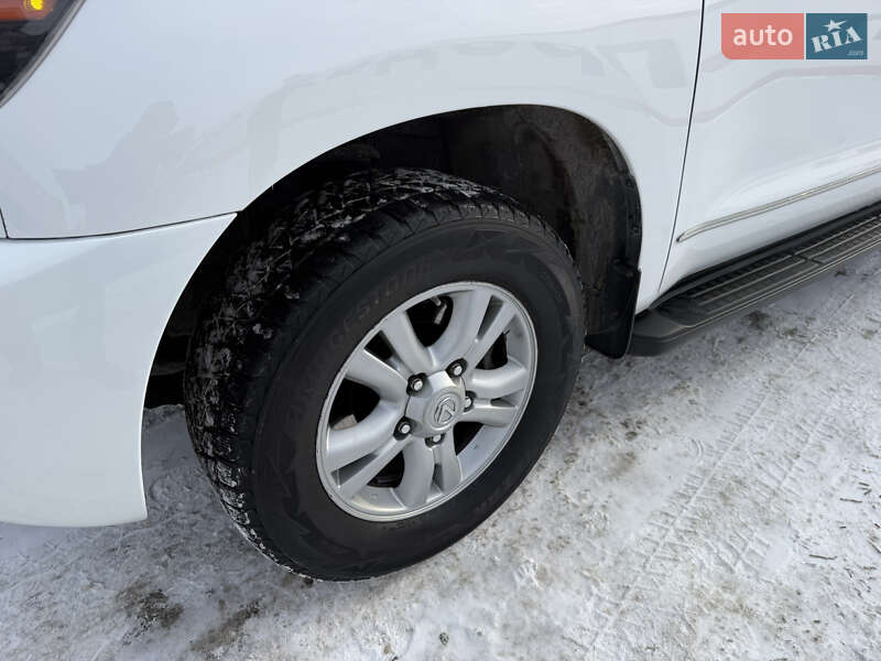 Внедорожник / Кроссовер Toyota Sequoia 2011 в Переяславе