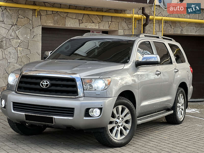 Внедорожник / Кроссовер Toyota Sequoia 2010 в Надворной фото Внедорожник / Кроссовер Toyota Sequoia 2010 в Надворной