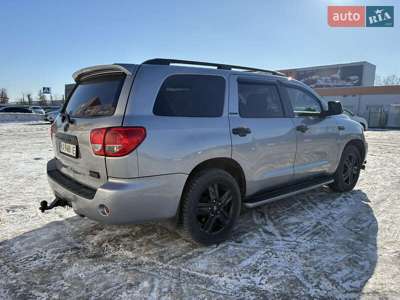 Внедорожник / Кроссовер Toyota Sequoia 2008 в Киеве