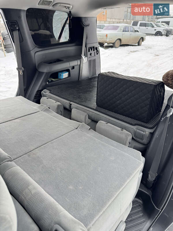 Внедорожник / Кроссовер Toyota Sequoia 2013 в Луцке