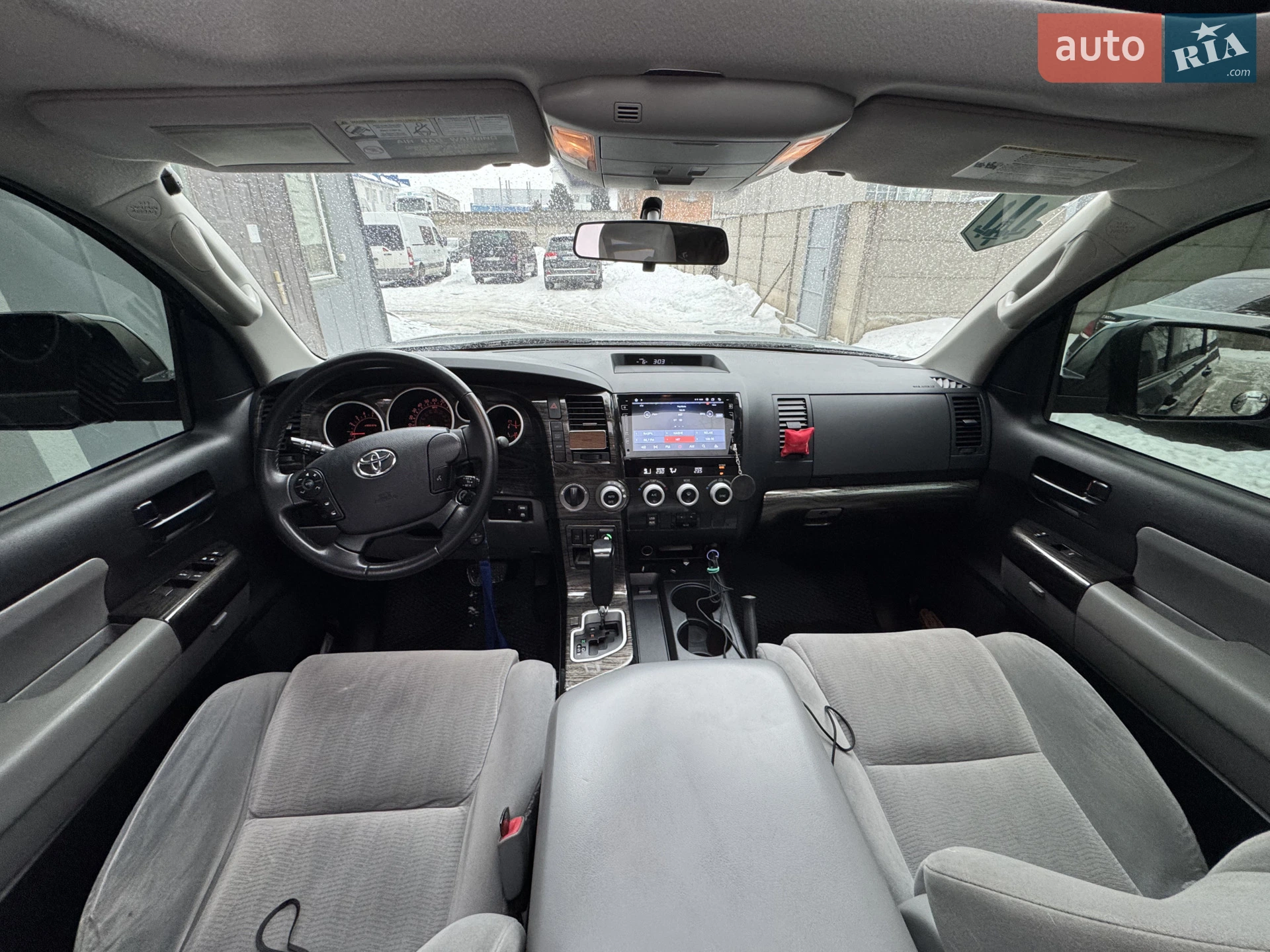 2013 Toyota Sequoia - мініатюра 17
