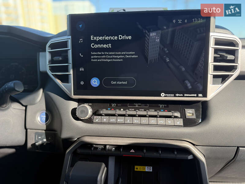 Внедорожник / Кроссовер Toyota Sequoia 2024 в Ирпене