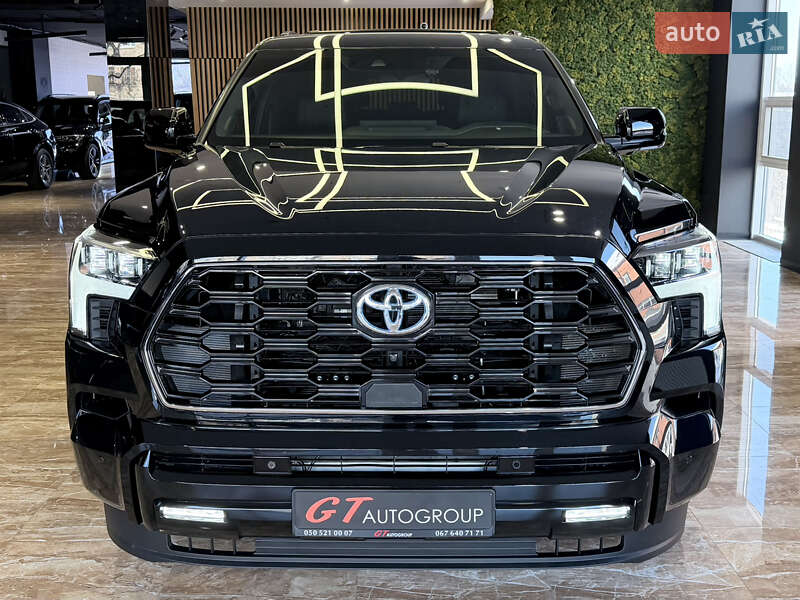 Внедорожник / Кроссовер Toyota Sequoia 2024 в Киеве