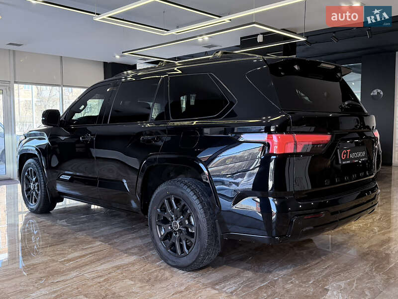 Внедорожник / Кроссовер Toyota Sequoia 2024 в Киеве