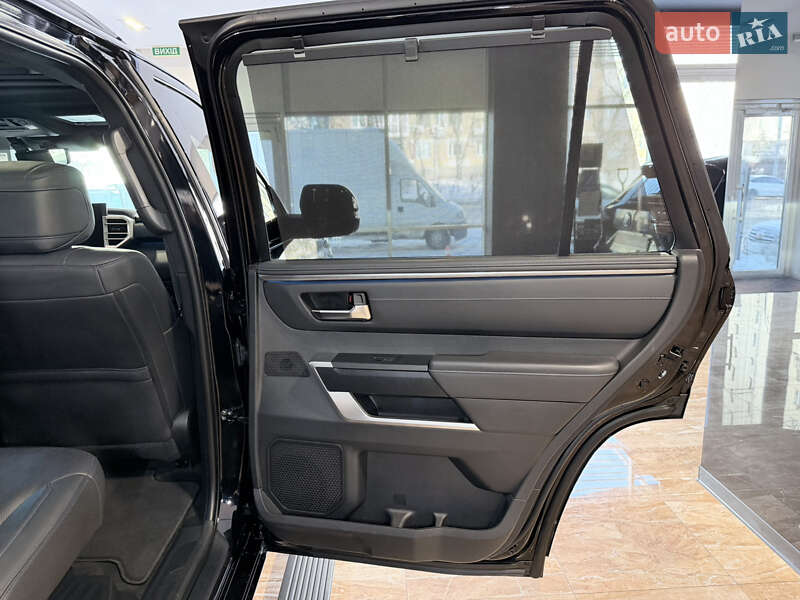 Внедорожник / Кроссовер Toyota Sequoia 2024 в Киеве