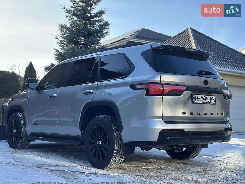 Внедорожник / Кроссовер Toyota Sequoia 2024 в Одессе