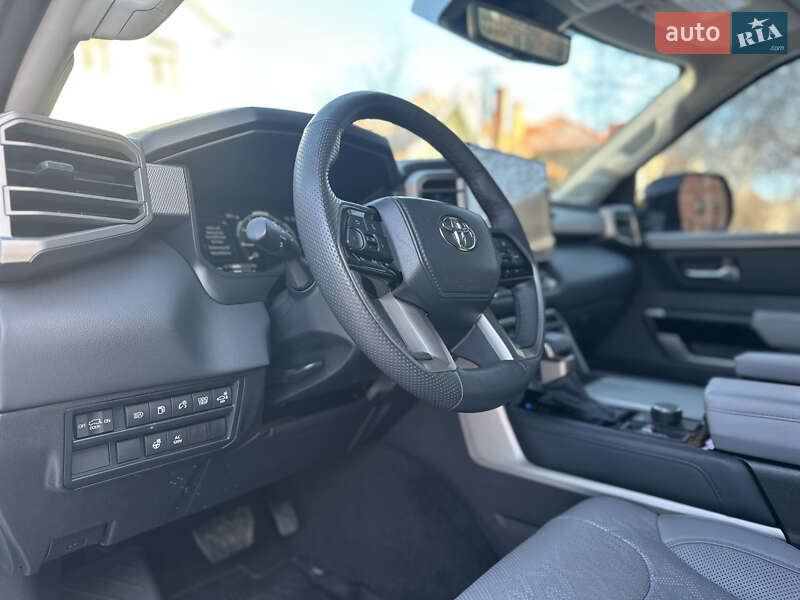 Внедорожник / Кроссовер Toyota Sequoia 2024 в Одессе