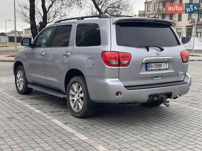 Внедорожник / Кроссовер Toyota Sequoia 2015 в Одессе