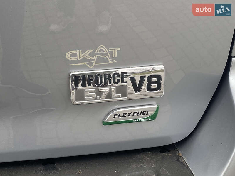 Внедорожник / Кроссовер Toyota Sequoia 2015 в Одессе