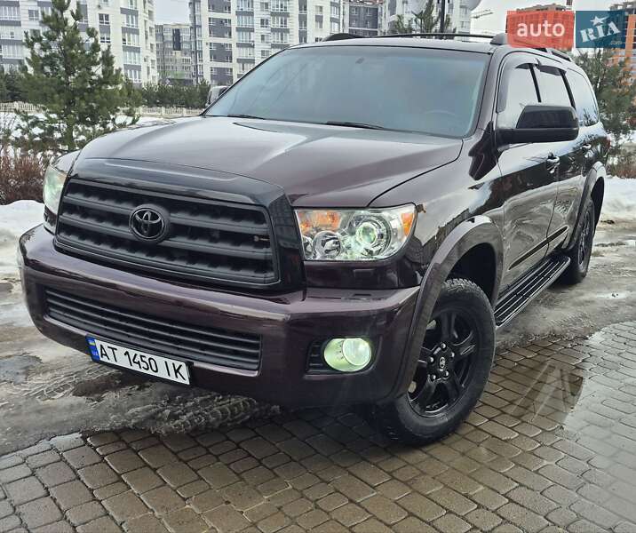 Внедорожник / Кроссовер Toyota Sequoia 2012 в Ивано-Франковске