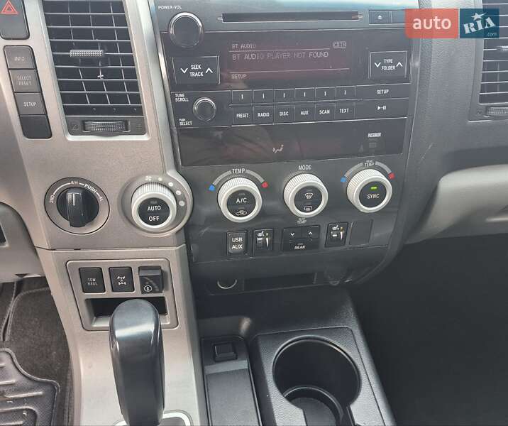 Внедорожник / Кроссовер Toyota Sequoia 2012 в Ивано-Франковске