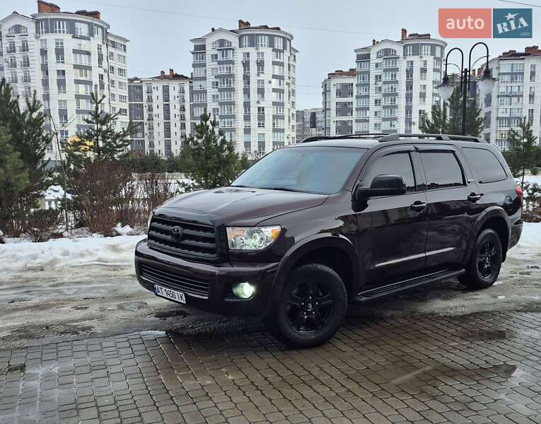 Внедорожник / Кроссовер Toyota Sequoia 2012 в Ивано-Франковске