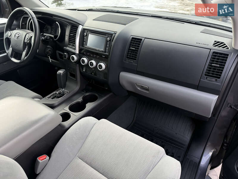 Внедорожник / Кроссовер Toyota Sequoia 2019 в Киеве фото 42 Внедорожник / Кроссовер Toyota Sequoia 2019 в Киеве