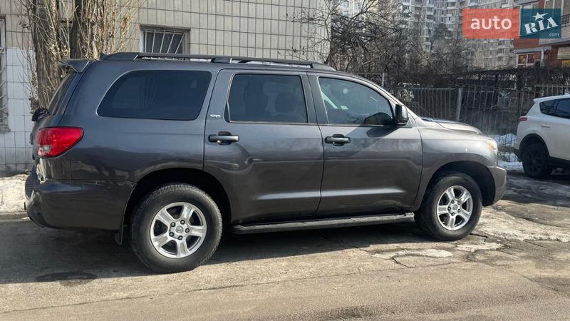 Внедорожник / Кроссовер Toyota Sequoia 2014 в Виннице