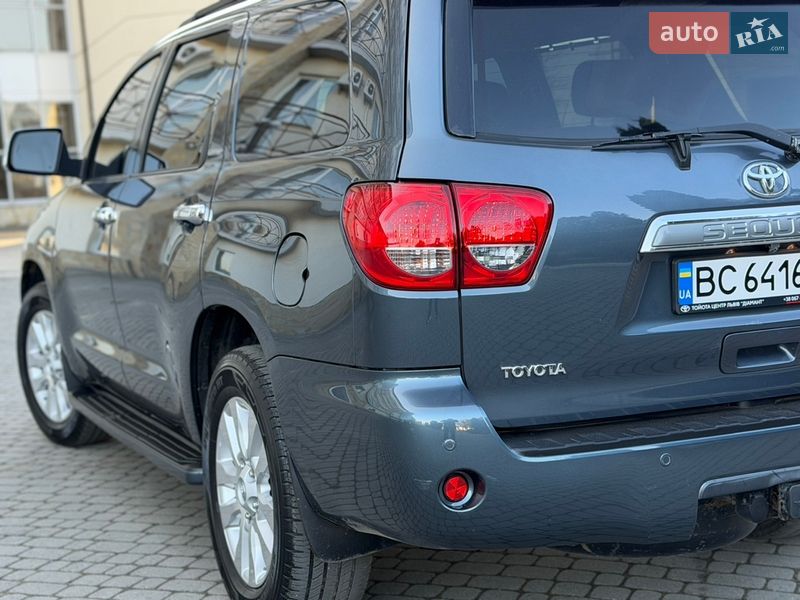 Внедорожник / Кроссовер Toyota Sequoia 2008 в Львове