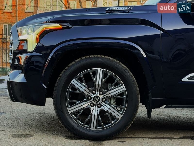 Внедорожник / Кроссовер Toyota Sequoia 2023 в Киеве