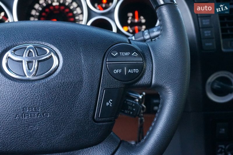 Внедорожник / Кроссовер Toyota Sequoia 2008 в Одессе