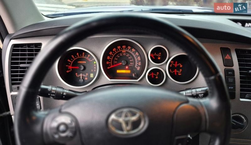 Внедорожник / Кроссовер Toyota Sequoia 2012 в Ивано-Франковске