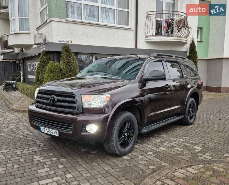 Внедорожник / Кроссовер Toyota Sequoia 2012 в Ивано-Франковске