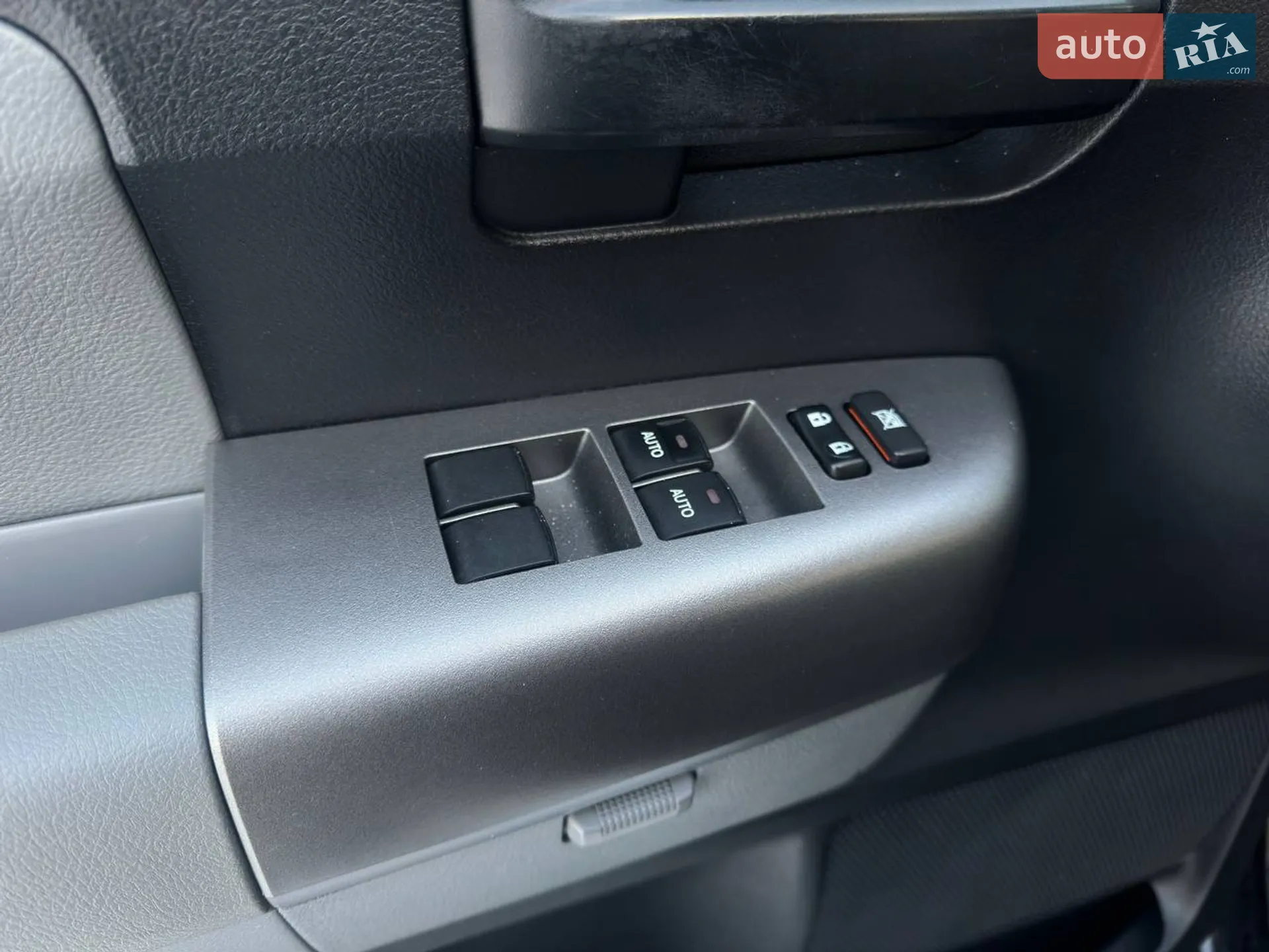 2017 Toyota Sequoia - мініатюра 13