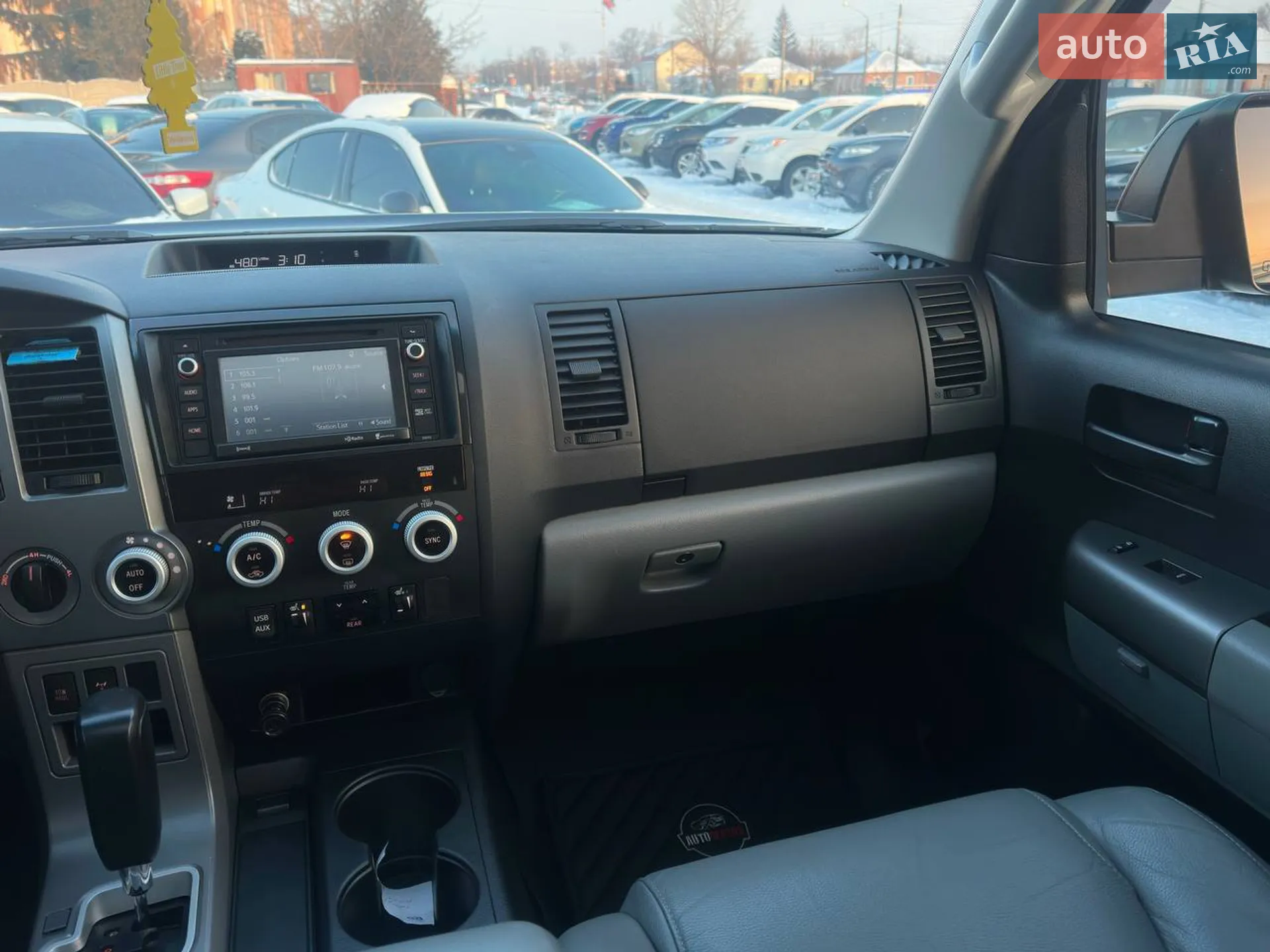 2017 Toyota Sequoia - мініатюра 23