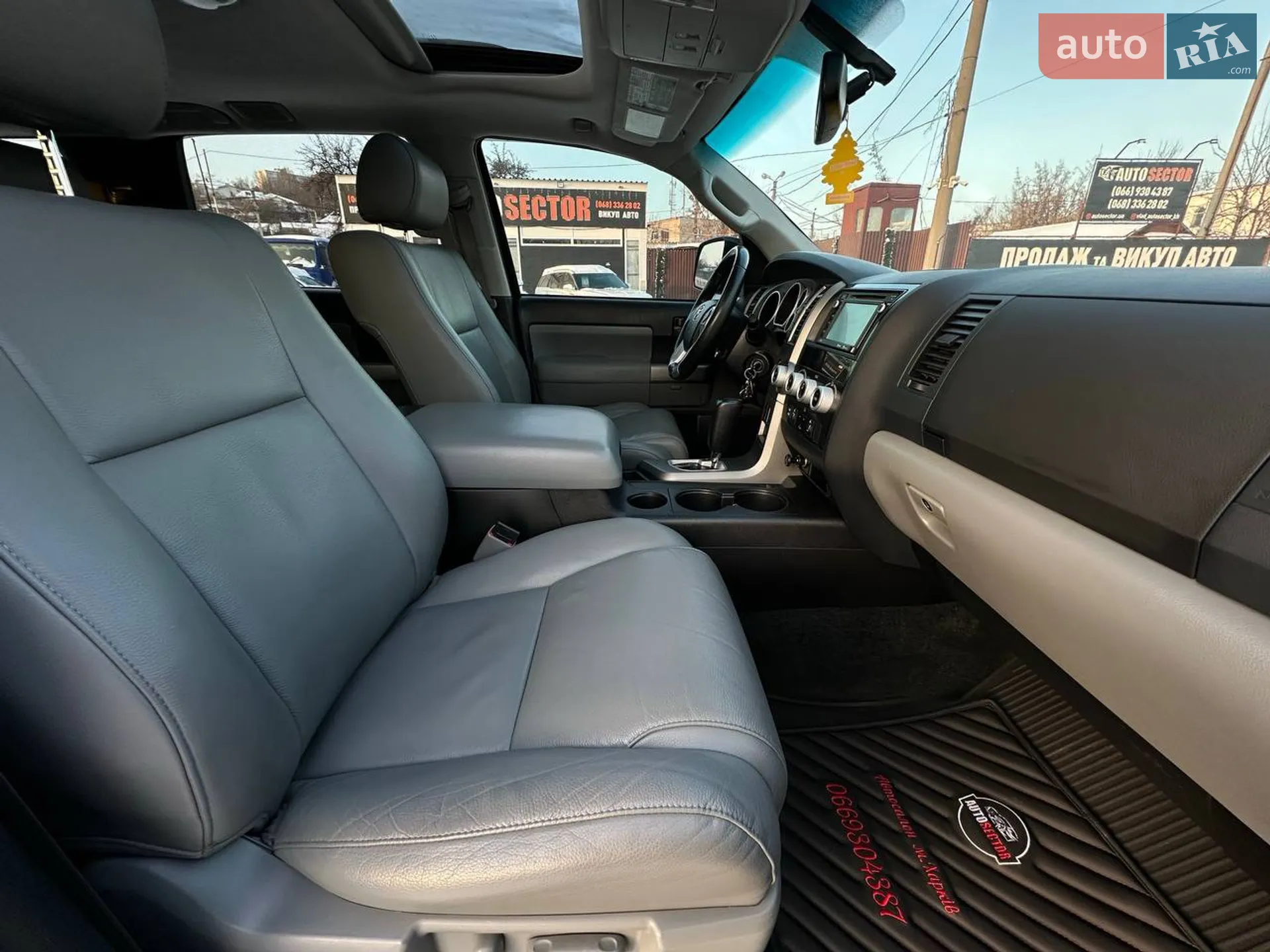 2017 Toyota Sequoia - мініатюра 30