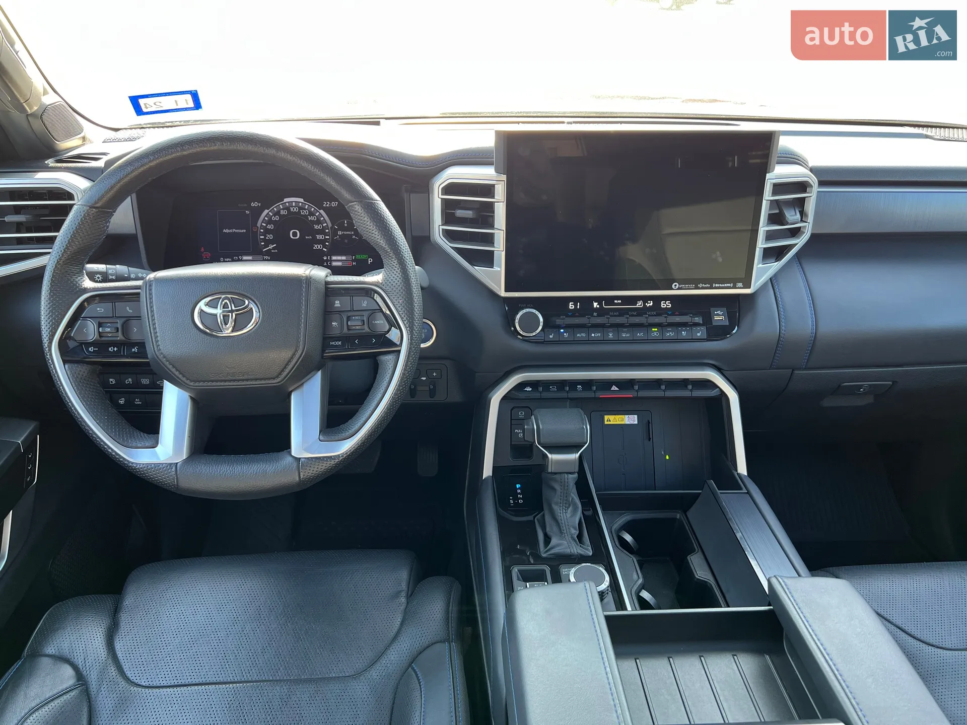 2022 Toyota Sequoia - мініатюра 13