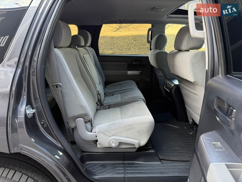 Внедорожник / Кроссовер Toyota Sequoia 2019 в Киеве