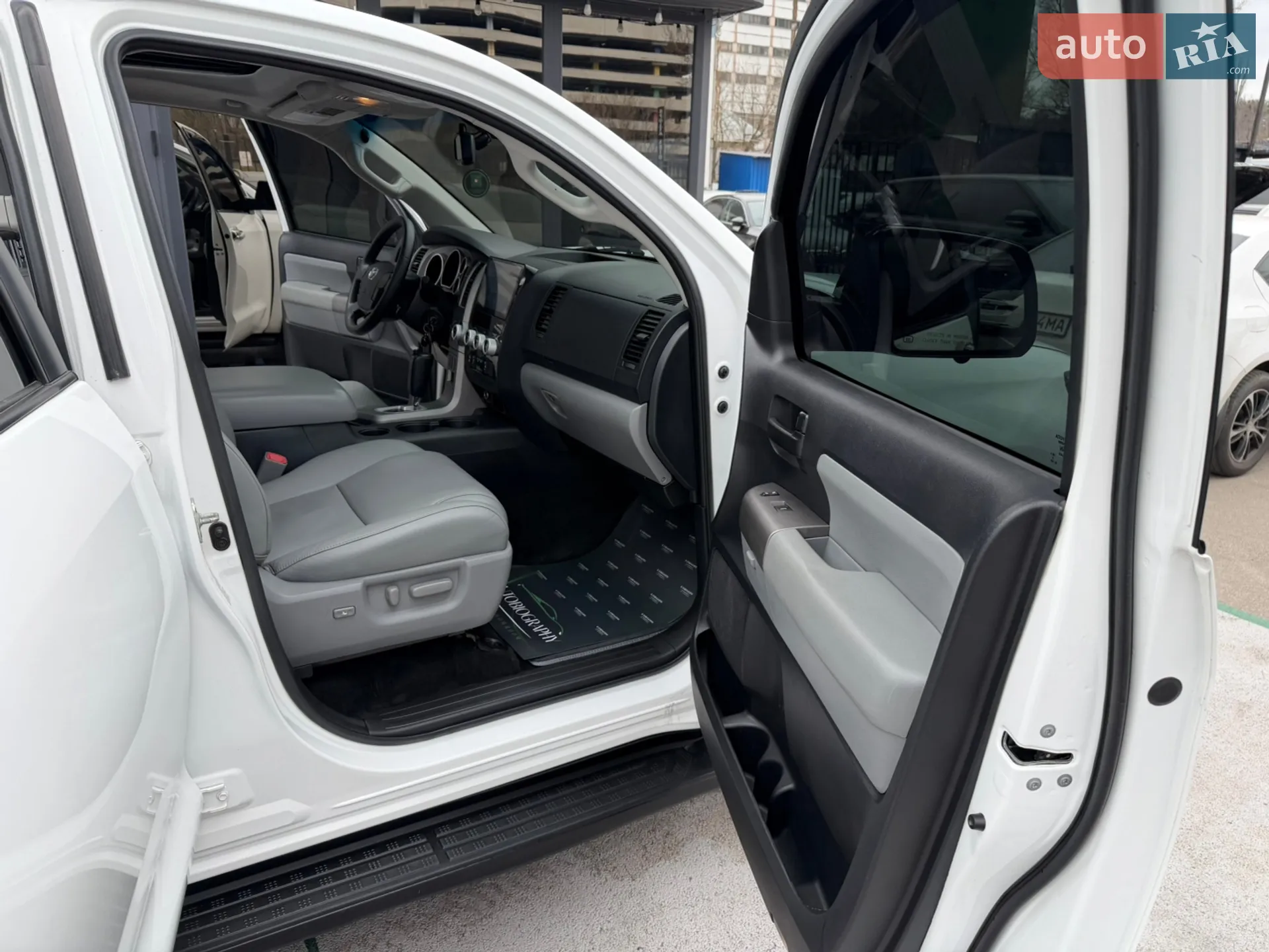 2013 Toyota Sequoia - мініатюра 40
