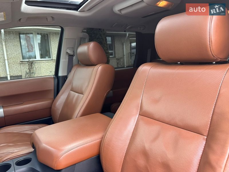 Позашляховик / Кросовер Toyota Sequoia 2008 в Харкові