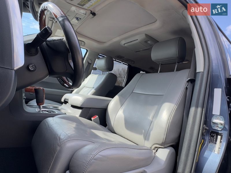 Внедорожник / Кроссовер Toyota Sequoia 2017 в Одессе фото 26 Внедорожник / Кроссовер Toyota Sequoia 2017 в Одессе
