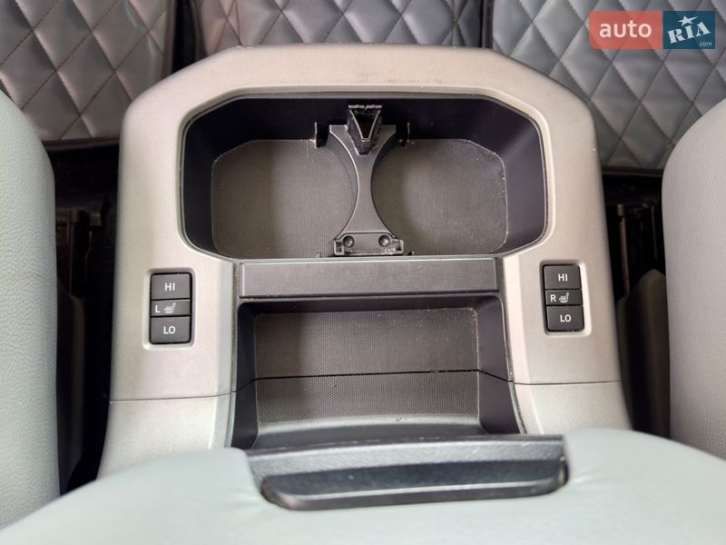 Внедорожник / Кроссовер Toyota Sequoia 2017 в Одессе фото 45 Внедорожник / Кроссовер Toyota Sequoia 2017 в Одессе