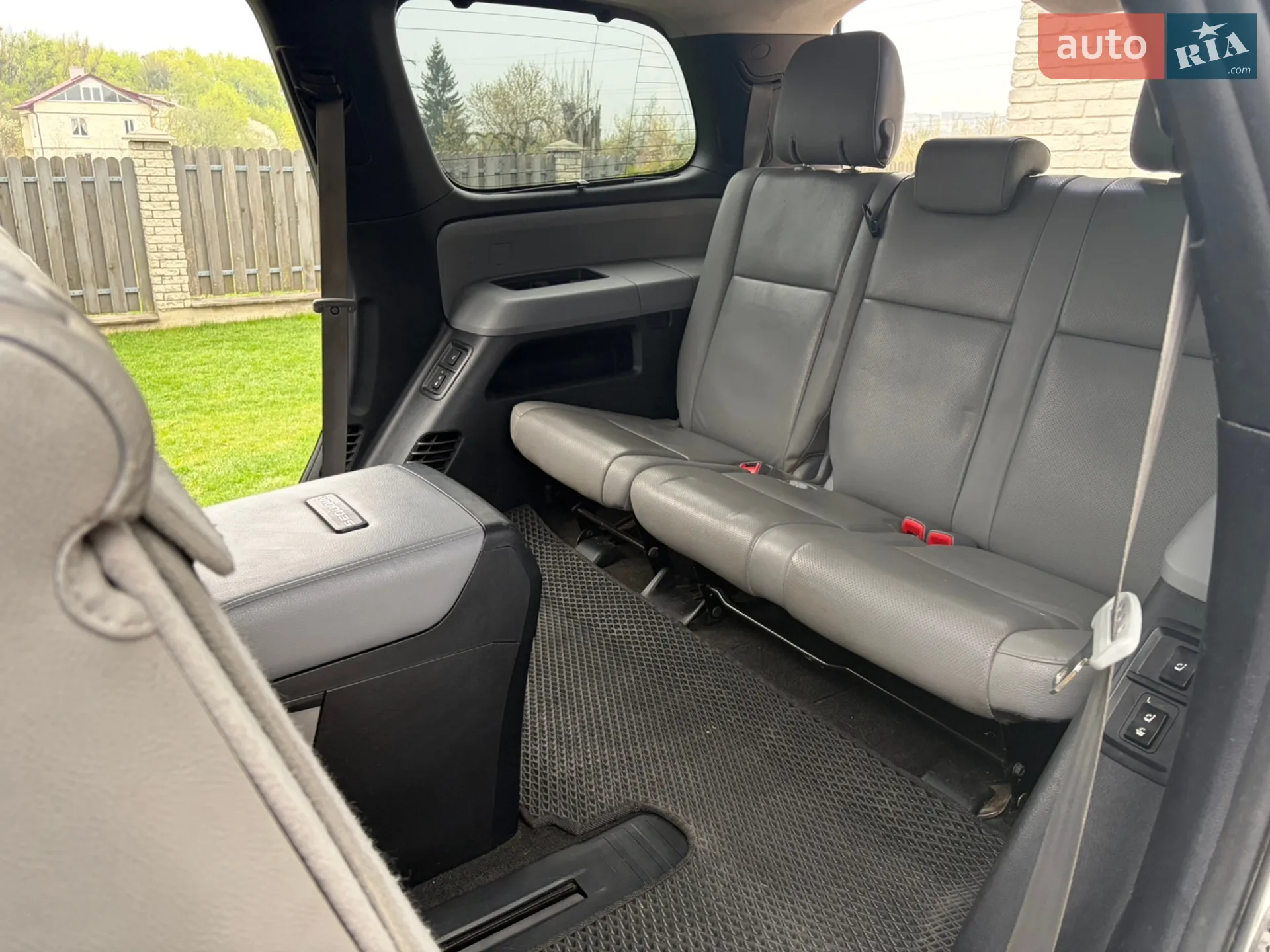 2012 Toyota Sequoia - мініатюра 18