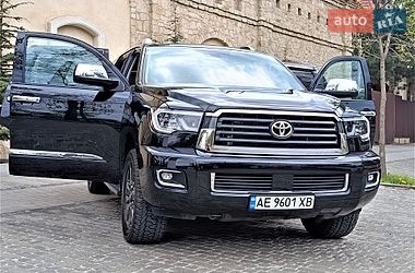 Позашляховик / Кросовер Toyota Sequoia 2018 в Одесі