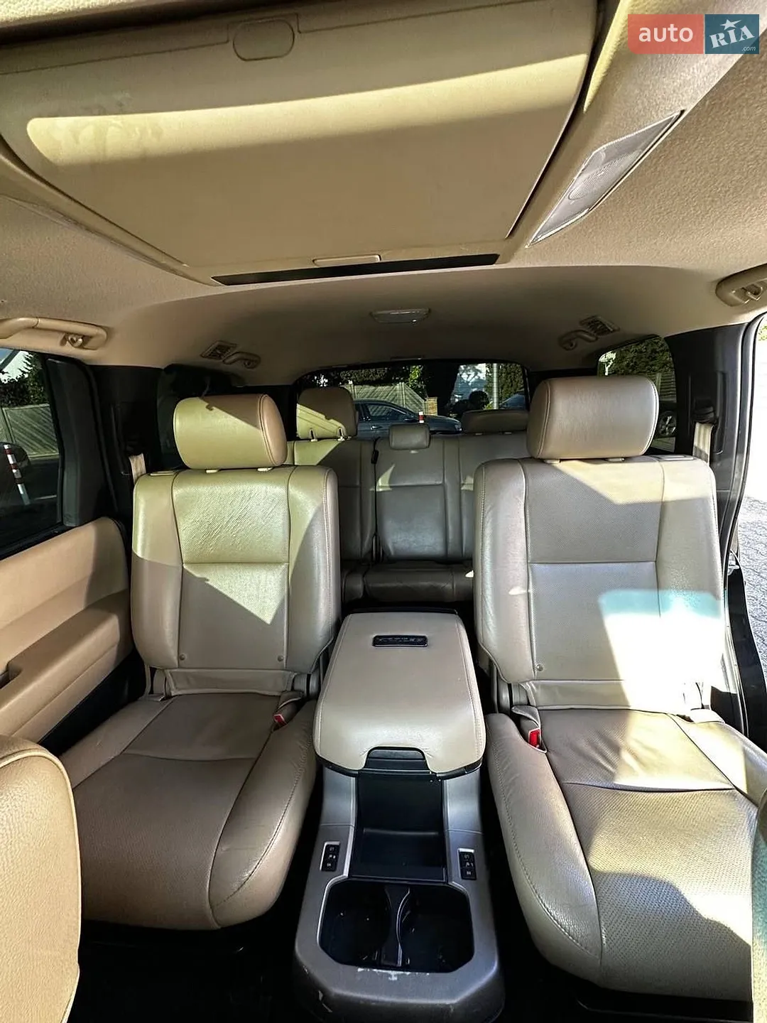 2012 Toyota Sequoia - мініатюра 10
