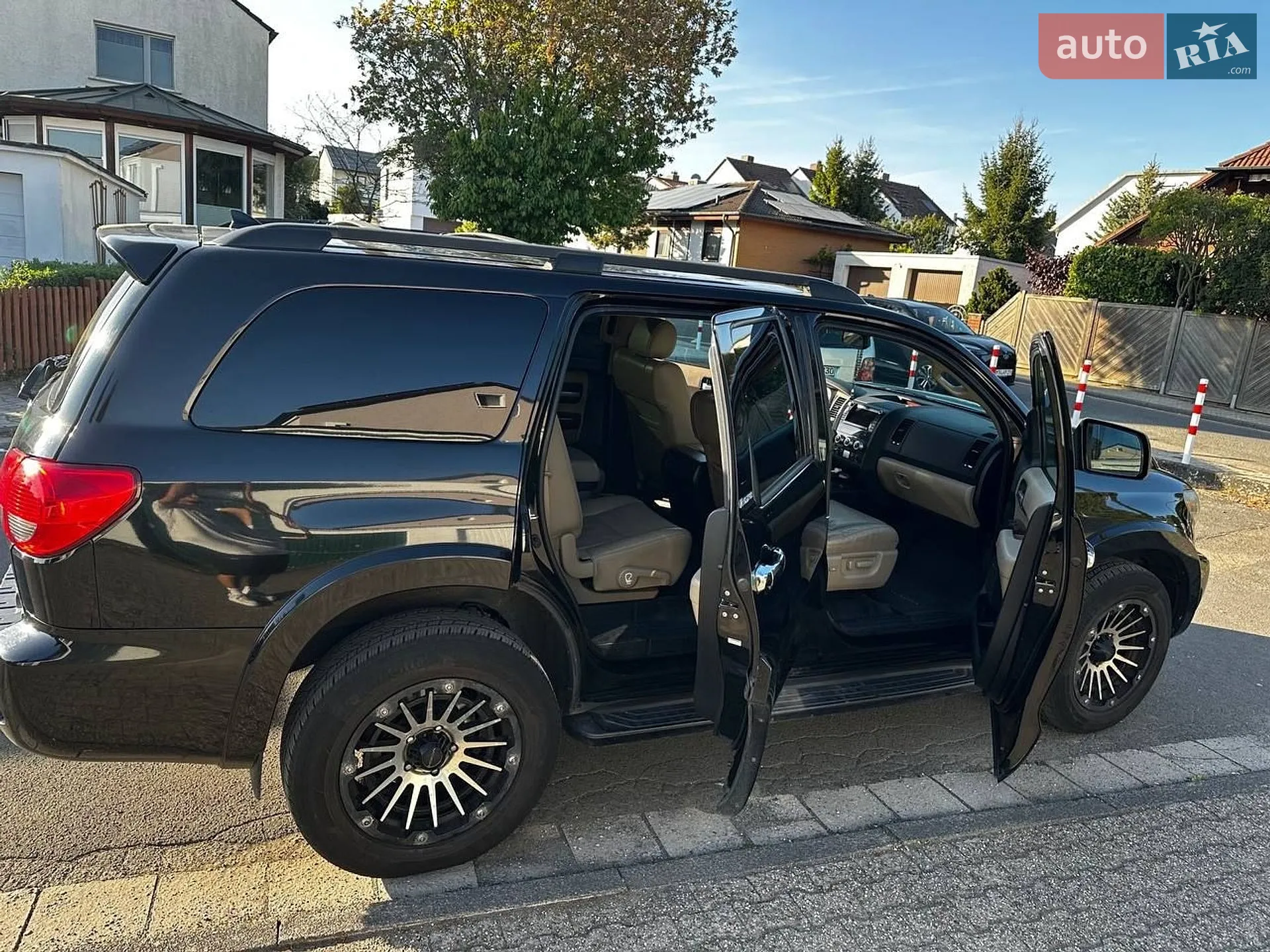2012 Toyota Sequoia - фото 1