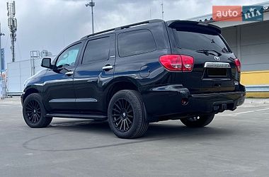 Внедорожник / Кроссовер Toyota Sequoia 2015 в Киеве