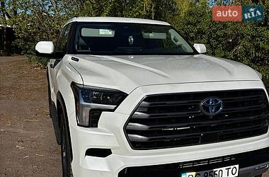 Внедорожник / Кроссовер Toyota Sequoia 2023 в Киеве