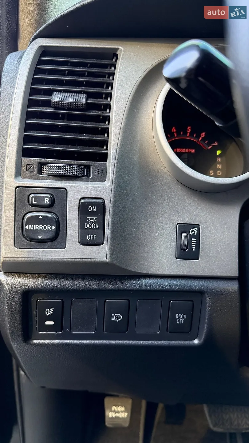 2013 Toyota Sequoia - мініатюра 16