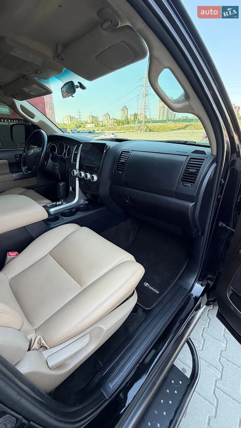 2013 Toyota Sequoia - мініатюра 23