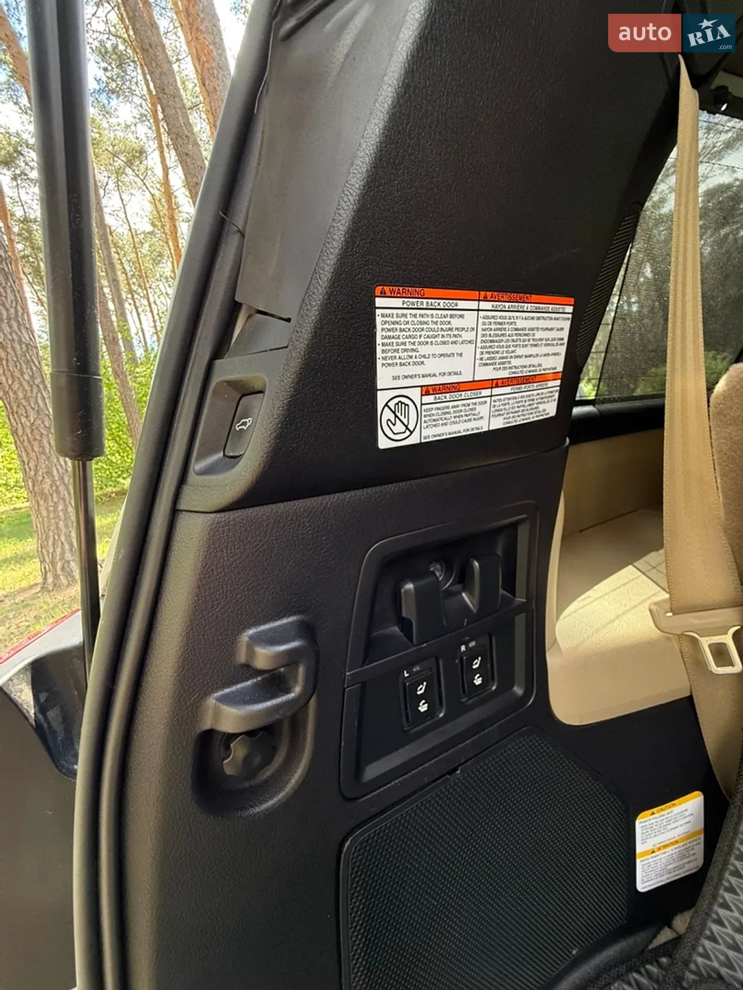 2019 Toyota Sequoia - мініатюра 12