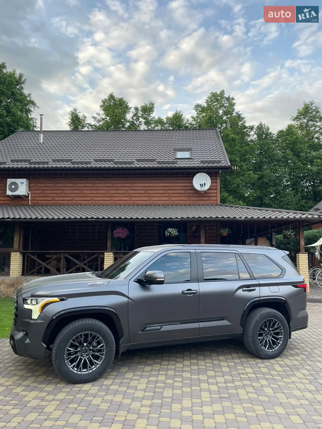 2022 Toyota Sequoia - мініатюра 4