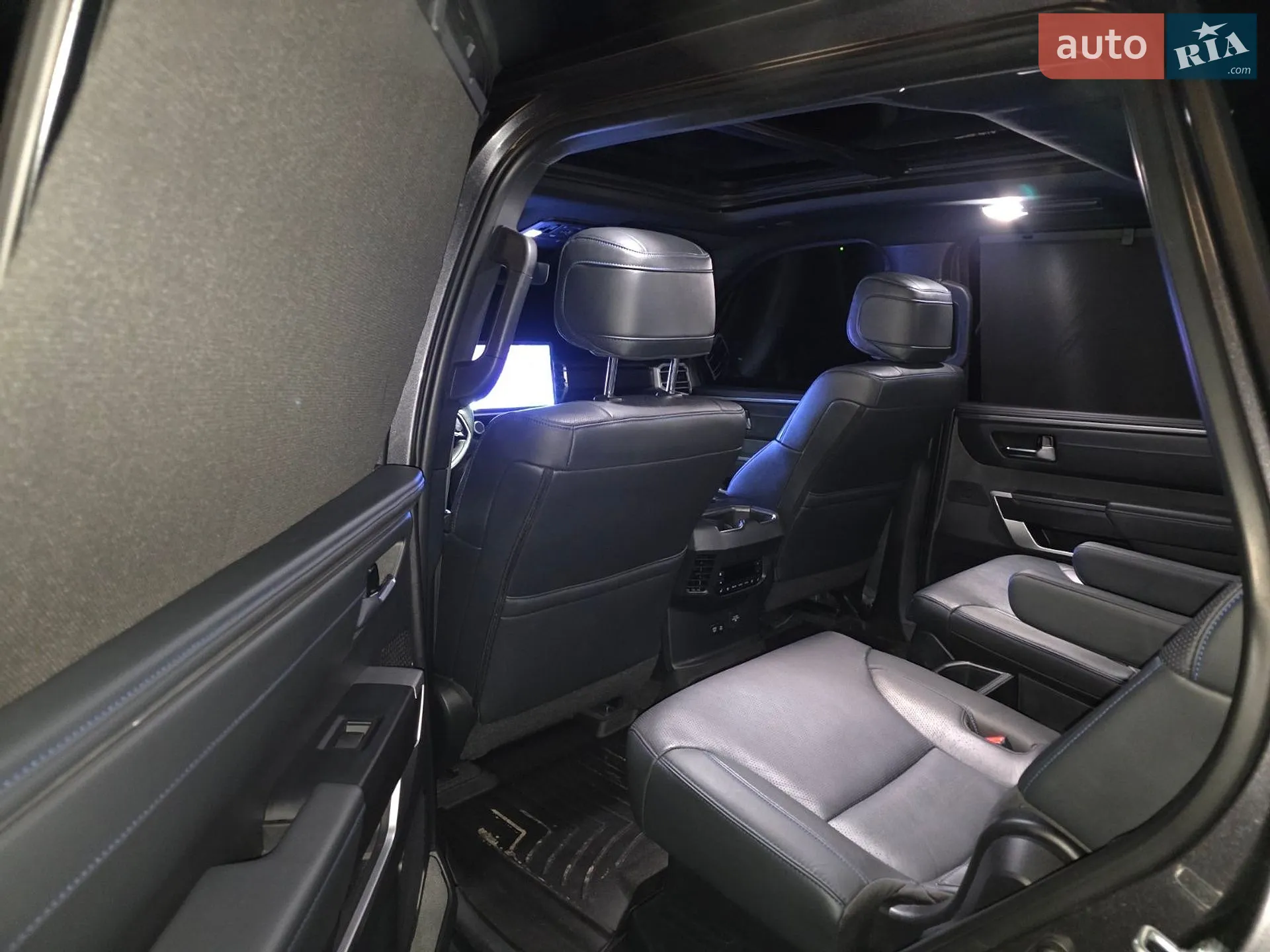 2022 Toyota Sequoia - мініатюра 22