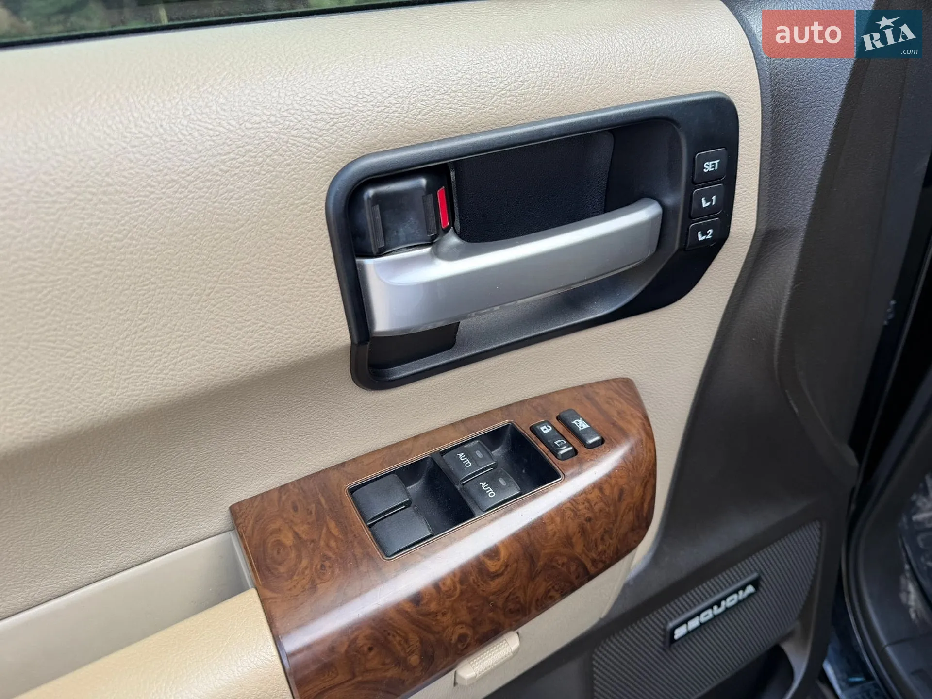 2010 Toyota Sequoia - мініатюра 24