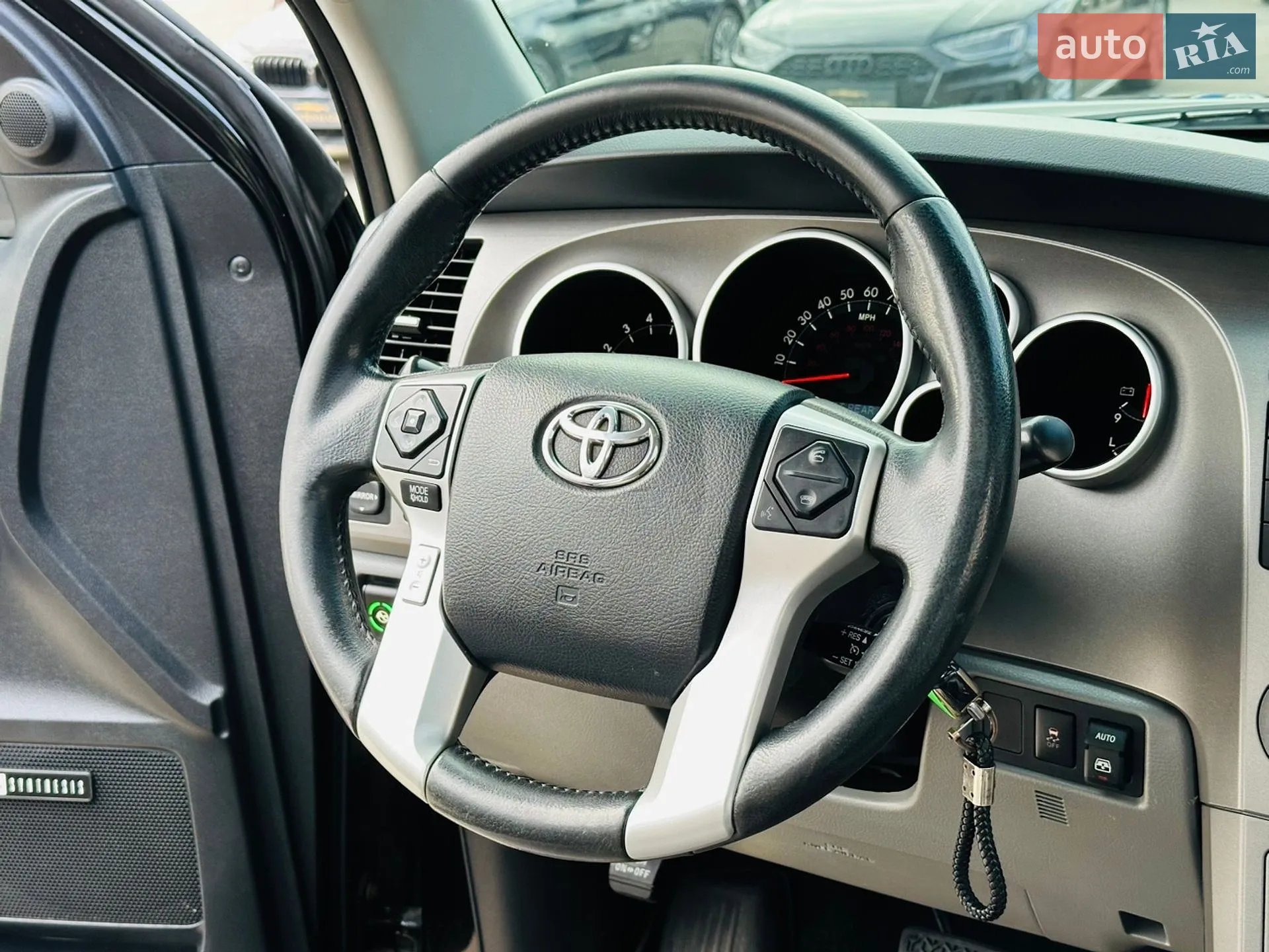 2013 Toyota Sequoia - мініатюра 26