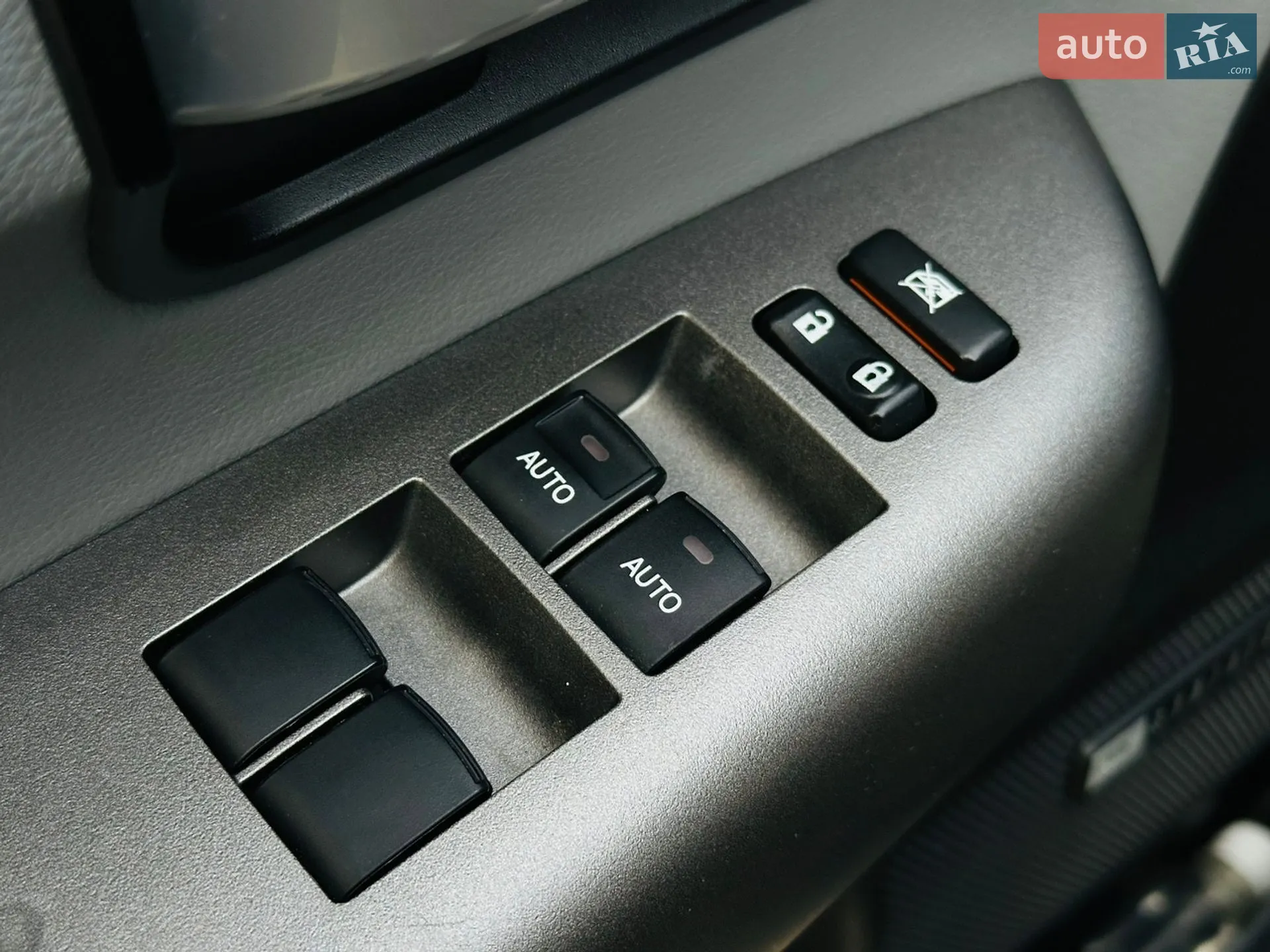 2013 Toyota Sequoia - мініатюра 31