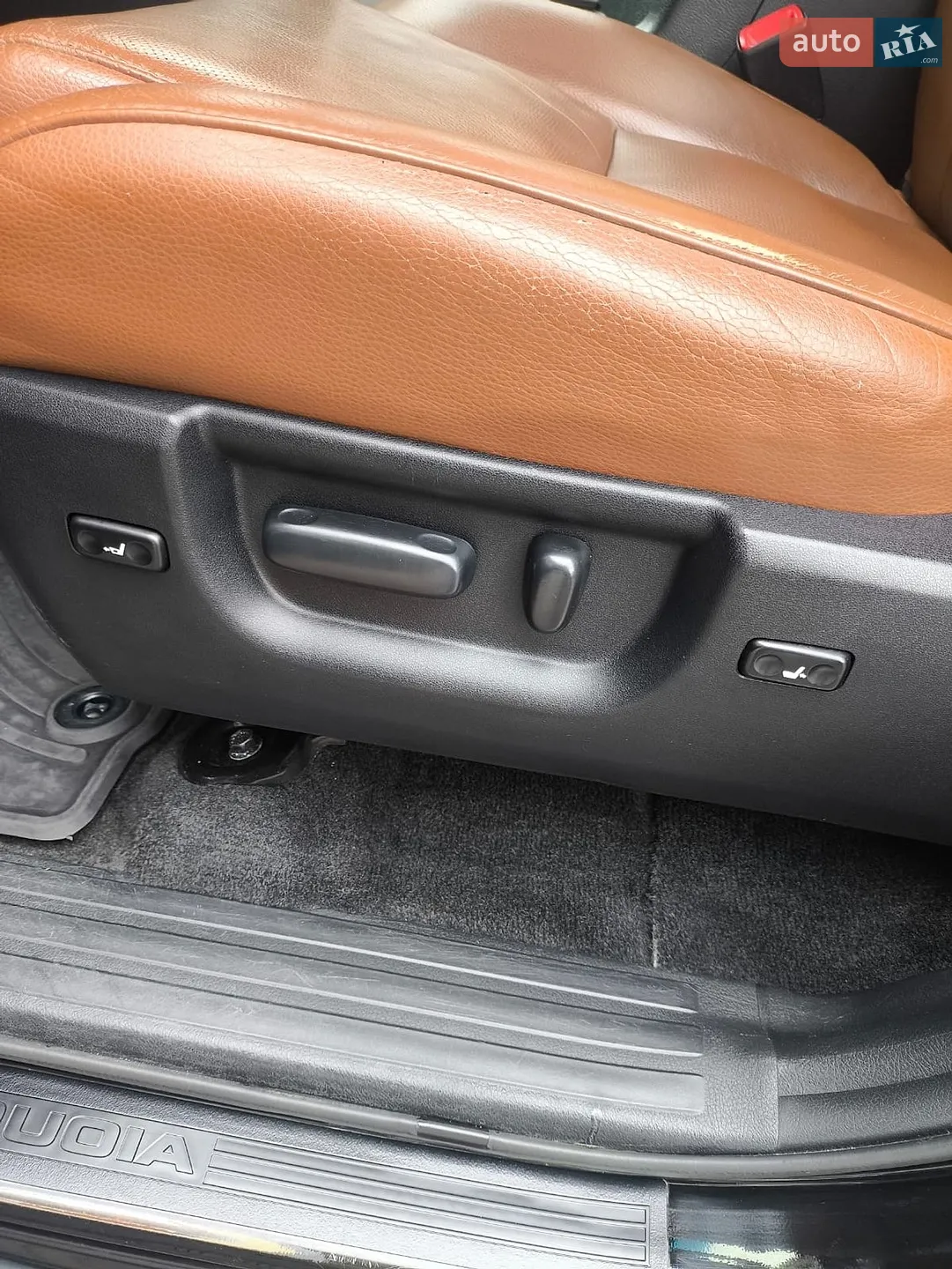 2015 Toyota Sequoia - мініатюра 61